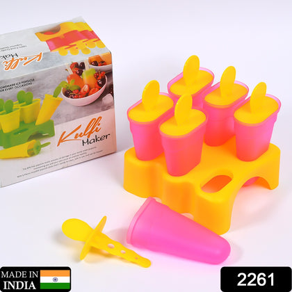 Set of 6 plastic kulfi moulds with orange caps and sticks