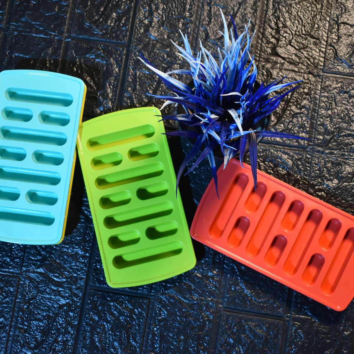 0784 Fancy Ice Tray close-up showing detail