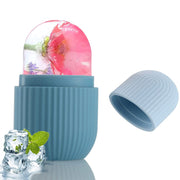 Hand holding the ergonomic clear ice roller