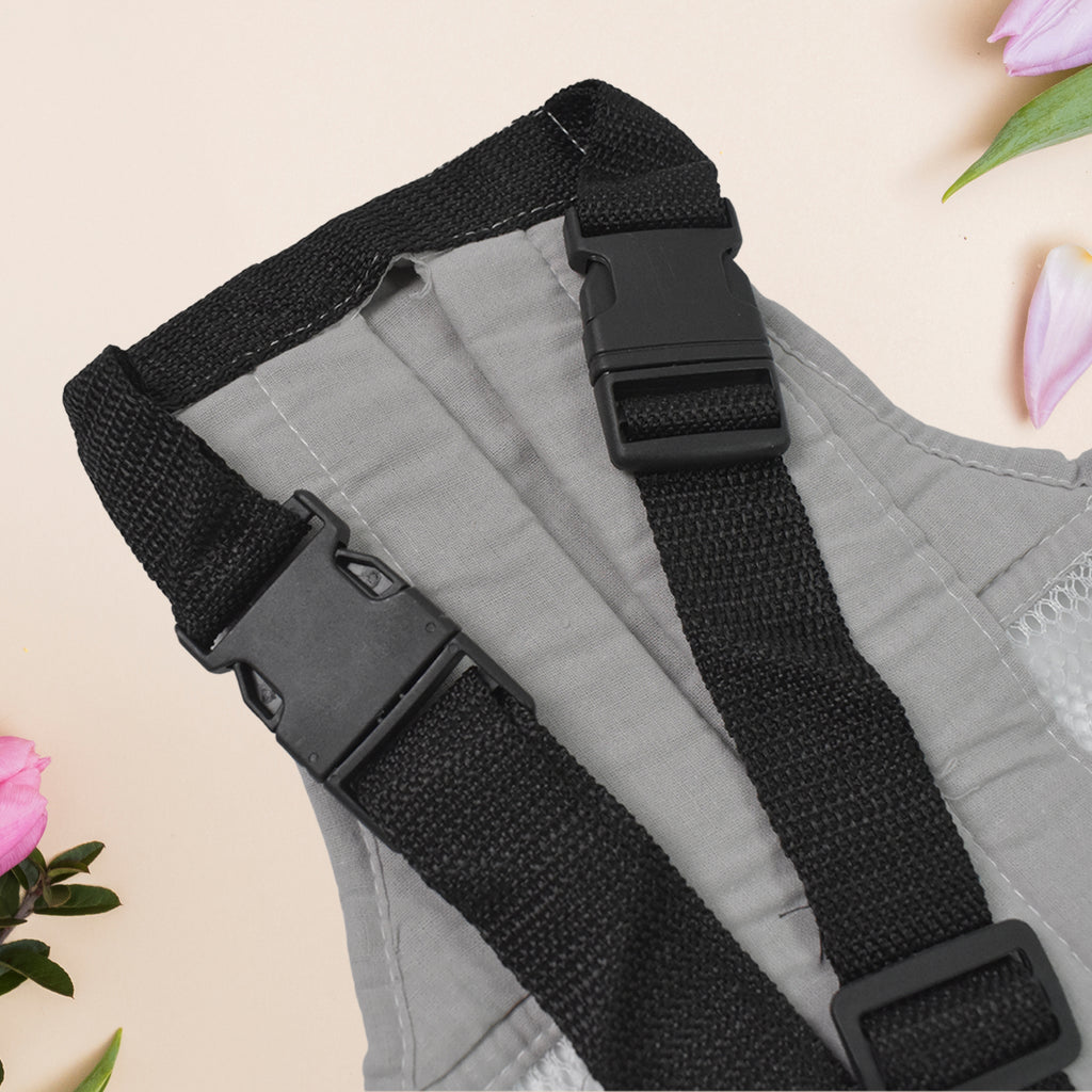 Close-up of the comfortable hip seat on the baby carrier