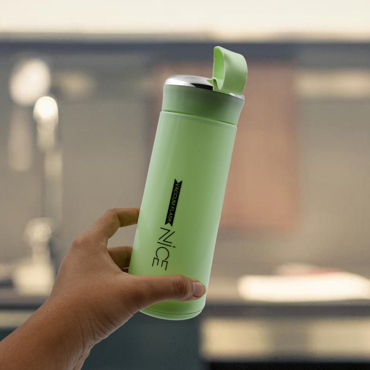 400ml glass water bottle showing time markers for daily hydration