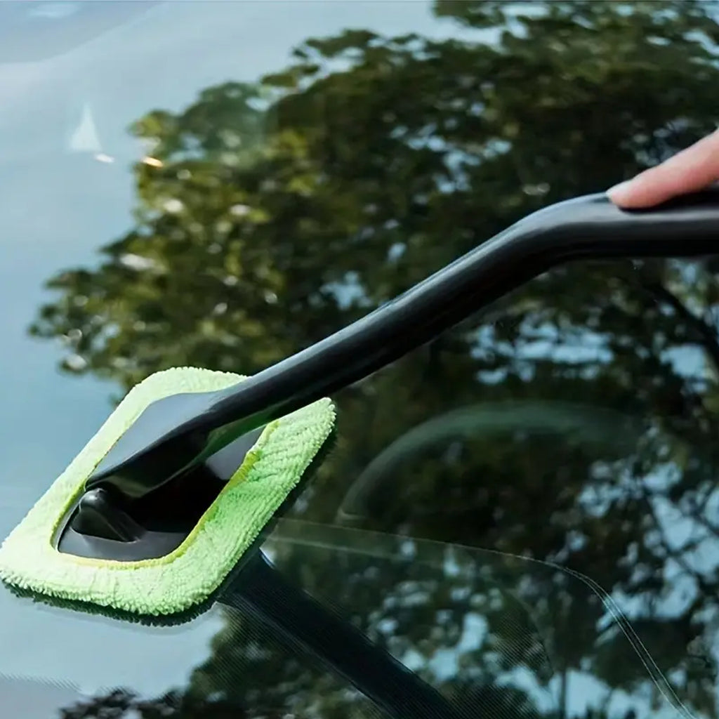 Ergonomic handle of car glass cleaner wiper