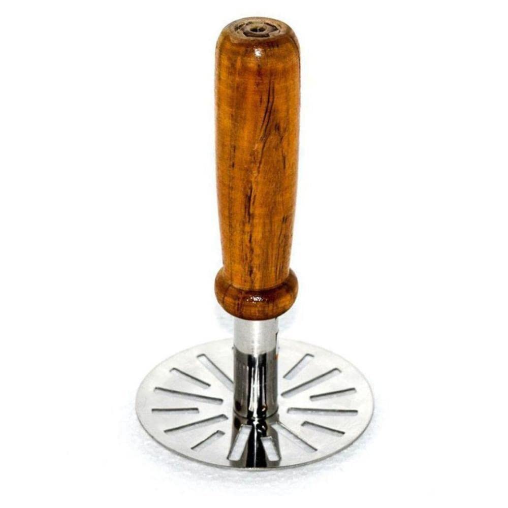 The power-free blender from the 5-piece kitchen tools combo, useful for quick manual mixing.