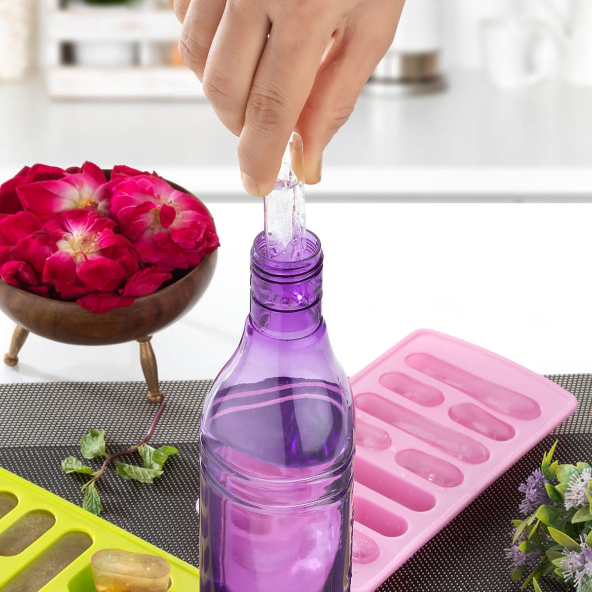 Lightweight 0784 Fancy Ice Tray held in hand