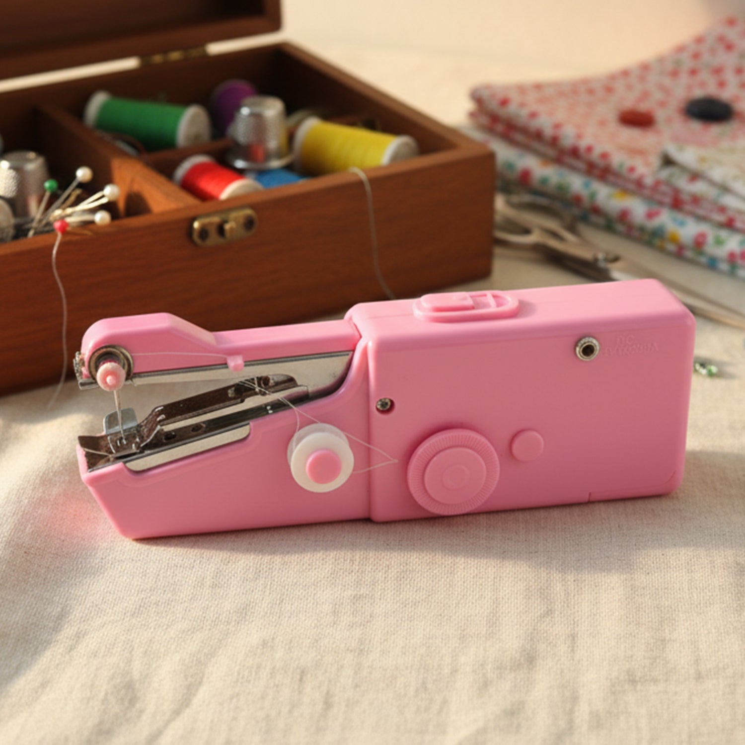 Full set of portable sewing machine & included accessories